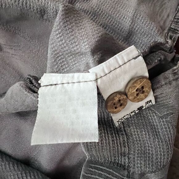 Tommy Bahama Men’s Silk Camp Shirt Gray Palm Tree Print Size M - Picture 9 of 9